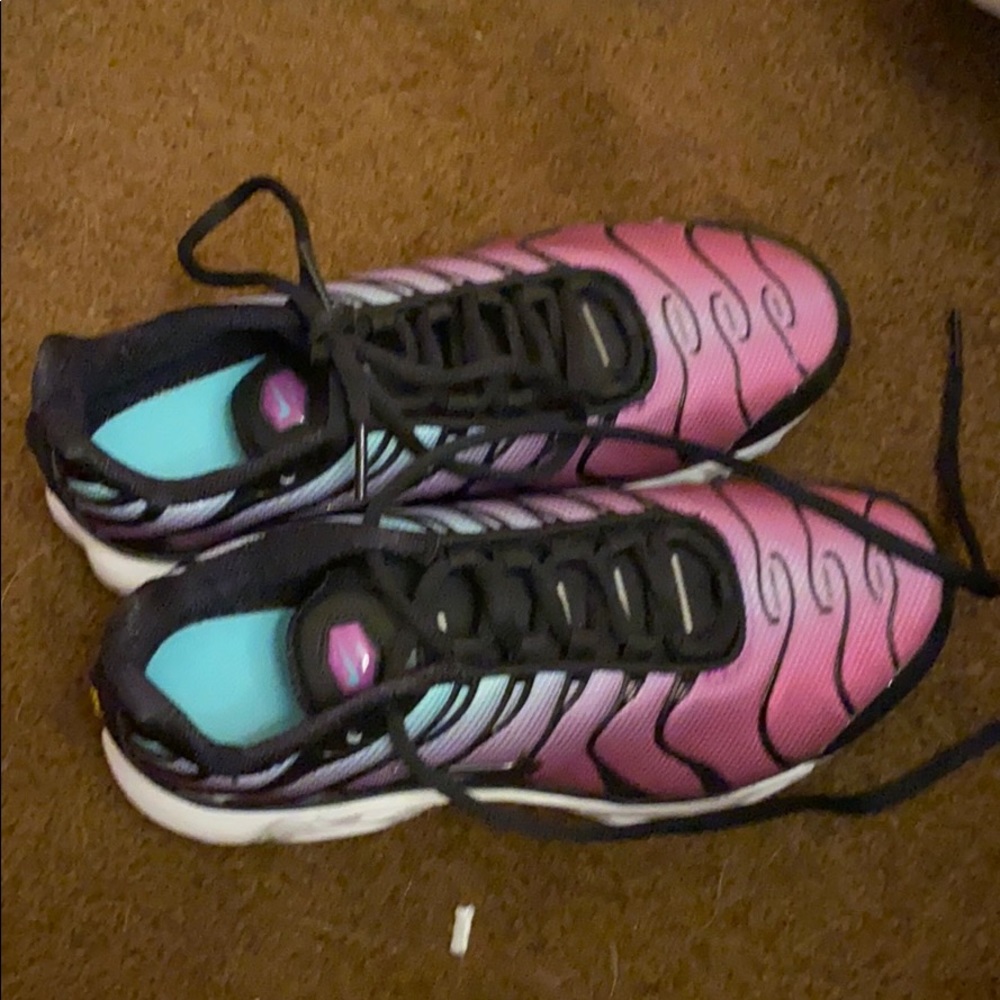 Women’s size 7 pink and blue Nike air shoes